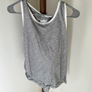 Time and Tru Women’s Tank